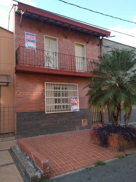 Casa en arriendo en AMERICA, 210 m², 3 alcobas, 2 baños