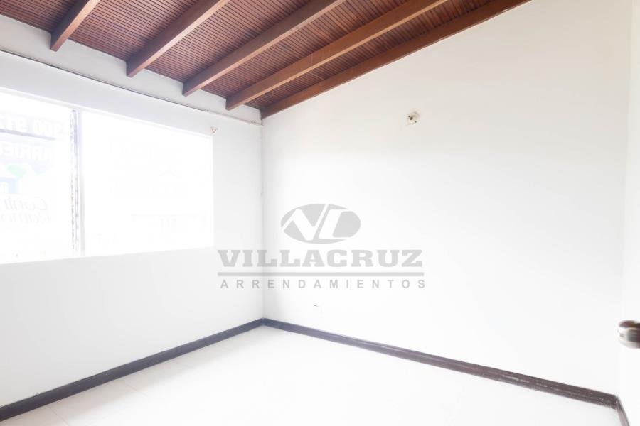 Casa en arriendo en VELODROMO, 258 m², 6 alcobas, 4 baños
