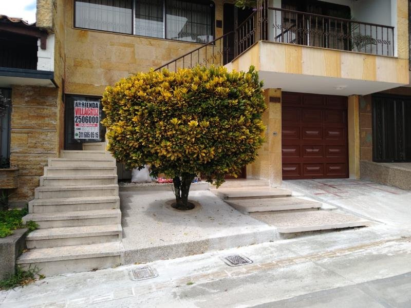 Casa en arriendo en SIMON BOLIVAR, 175 m², 4 alcobas, 3 baños